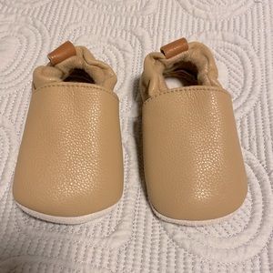 Rise Little Earthlings Leather Soft Sole Shoes 6-12 M (NWOT)